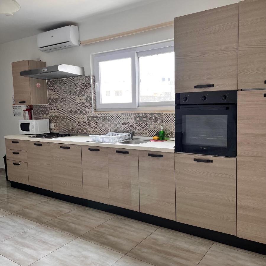 F3 Room 2, Private Room Two Single Beds Shared Bathroom Msida Luaran gambar